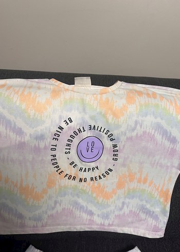 Kız Çocuk Çok Renkli Tie-Dye Kısa Kollu Tişört ve sort takım - Görsel 2