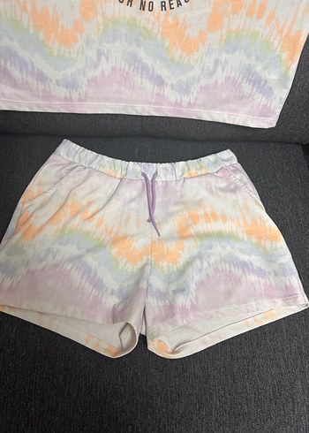 Kız Çocuk Çok Renkli Tie-Dye Kısa Kollu Tişört ve sort takım - Görsel 3