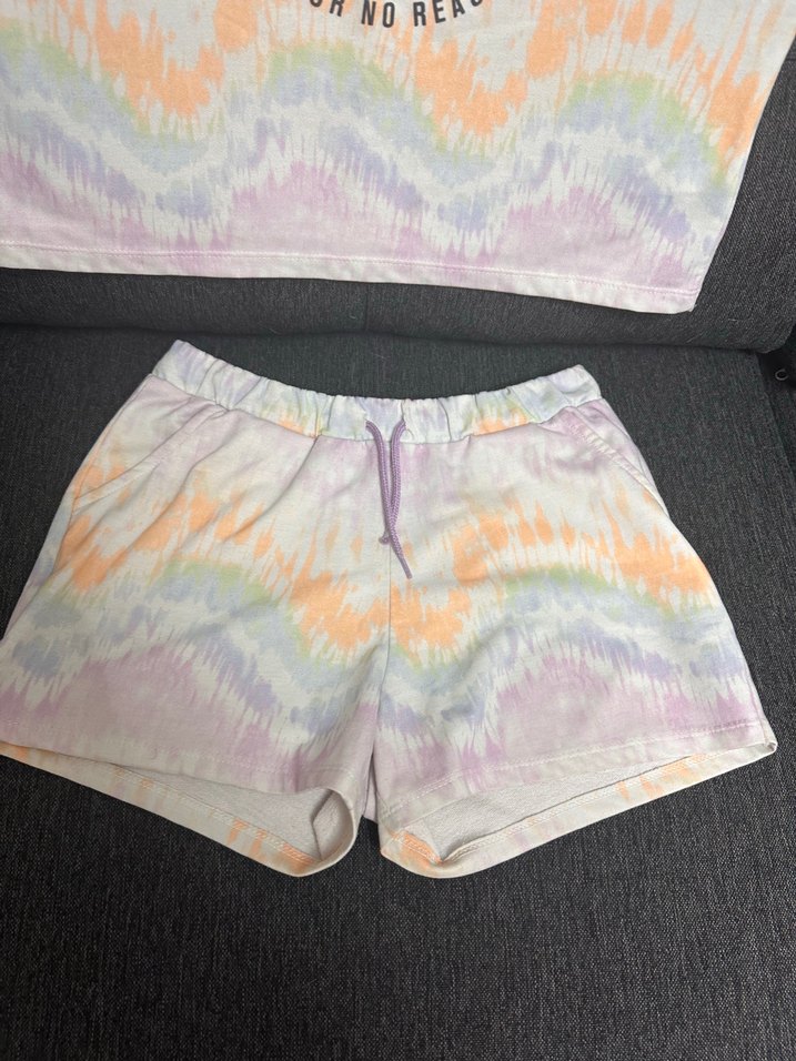 Kız Çocuk Çok Renkli Tie-Dye Kısa Kollu Tişört ve sort takım - Görsel 3