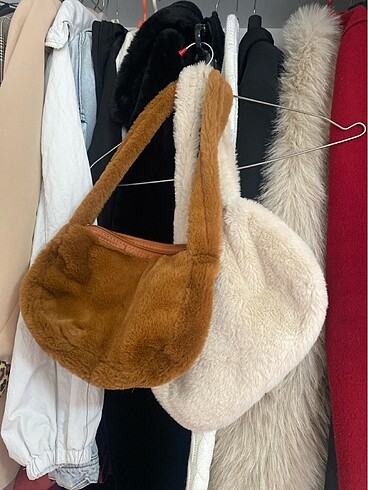 Diğer 2 adet peluş çanta