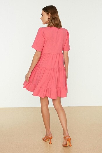 Pembe elbise