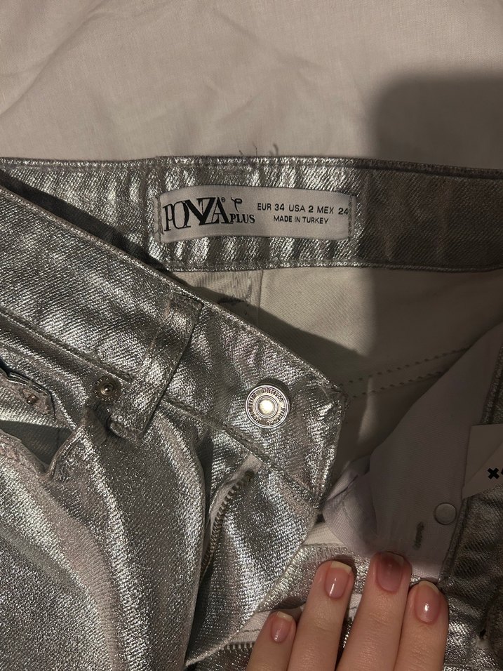 Sokak Stili Parlak Siyah Deri Pantolon - Görsel 2