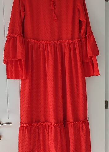 Kırmızı pıtpıt desen elbise 