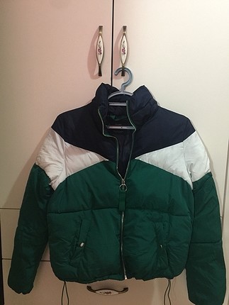 Bershka Yeşil-Beyaz Mont