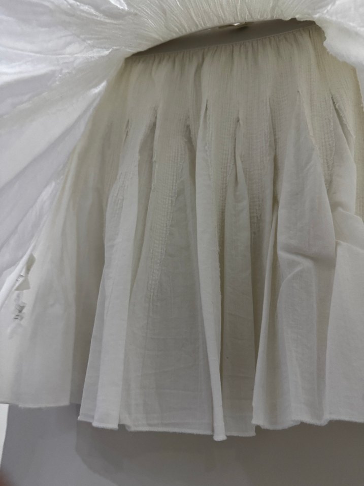 Beyaz pilili mini etek - Görsel 2