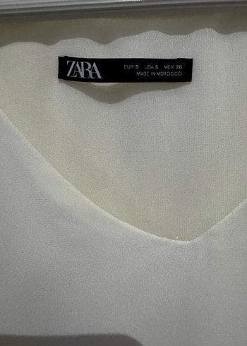 Beyaz V Yakalı Kolsuz Bluz - Görsel 4