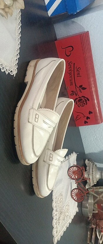 Çok iyi ve kaliteli bir ürün zevkle giyebileceğiniz ayağınıza uz - Görsel 2