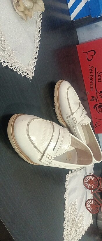 Çok iyi ve kaliteli bir ürün zevkle giyebileceğiniz ayağınıza uz - Görsel 3