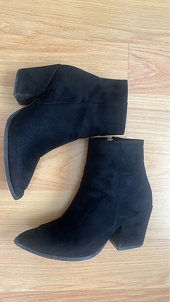 Bambi siyah kadın bot - Görsel 2