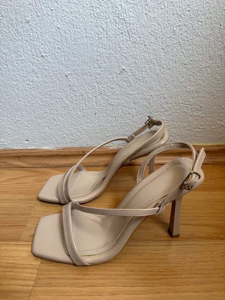 Bej Rugan Tokalı İnce Topuklu Kadın Sandalet - Görsel 2