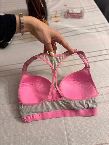 H&M Spor sütyeni