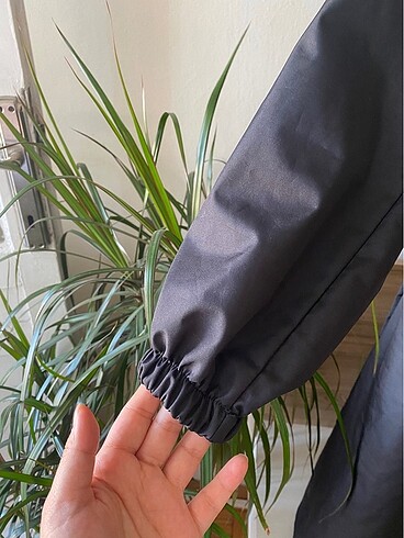 40 Beden Siyah Trençkot