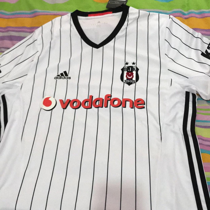 Beşiktaş forması 