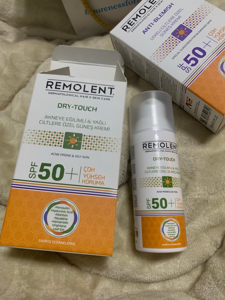 Remolent SPF 50+ Akneye Eğilimli Yağlı Ciltler için Güneş Kremi - Görsel 3