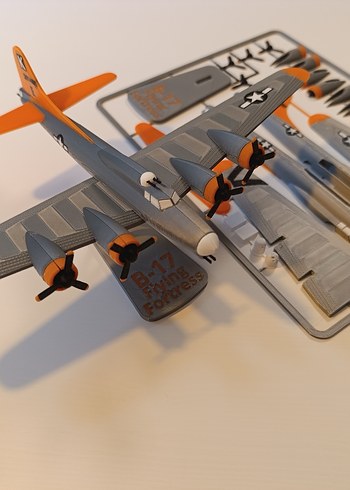 Gri B-17 Model Uçak Seti - Görsel 2