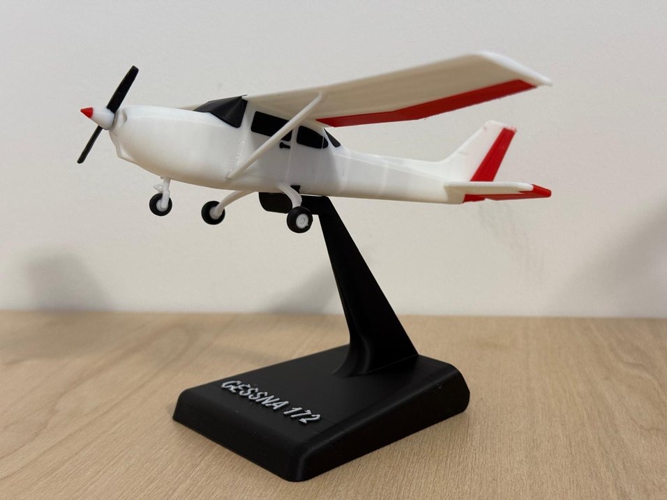 Beyaz Cessna 172 Model Uçak Seti - Görsel 3