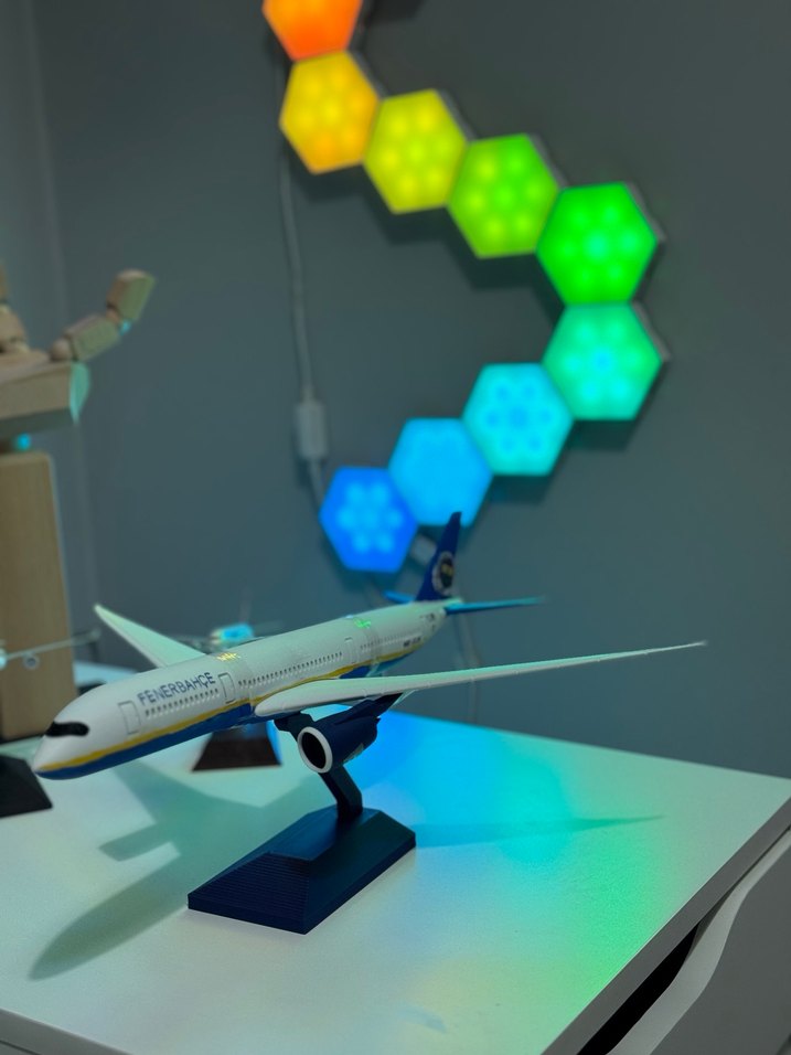 Renkli Altıgen LED Duvar Lambası - Görsel 2