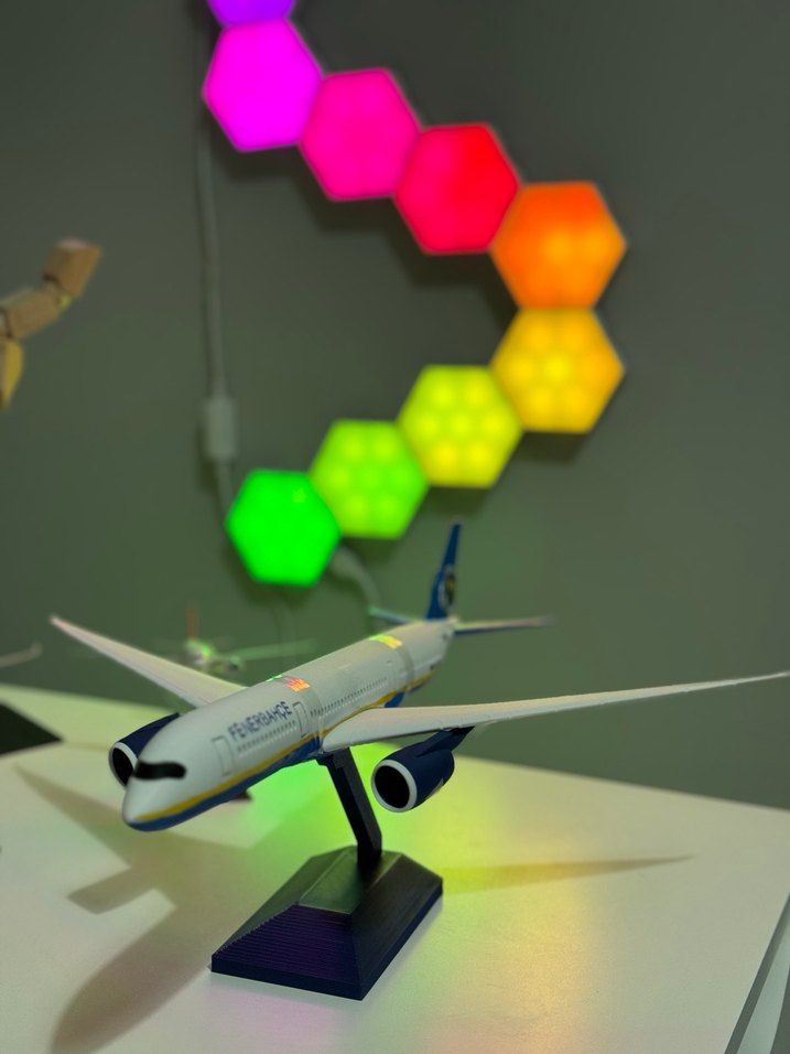 Renkli Altıgen LED Duvar Lambası - Görsel 3