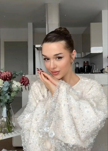 zara İşlemeli hırka