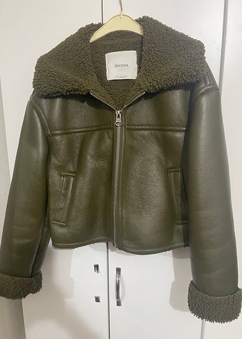 34 Beden Bershka Kadın Haki Kürklü Deri Ceket