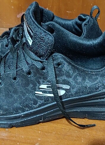 Skechers