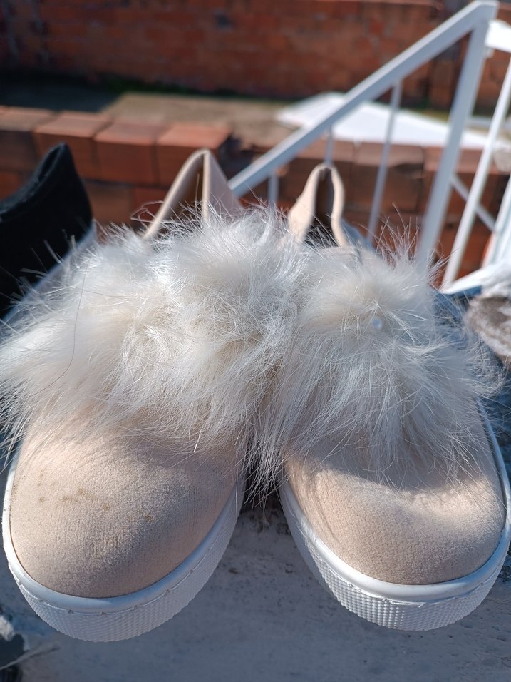 Beyaz Tüylü Kadın babet Ayakkabı - Görsel 2