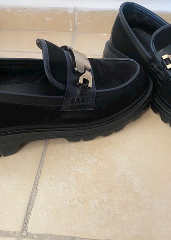 Siyah Süet Kadın Loaferlar Gold Tokalı - Görsel 3