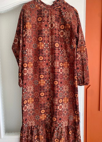 Bohem Tarz Uzun Kahverengi Desenli Elbise - Görsel 2