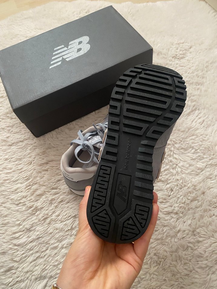 Gri Süet New Balance Kadın Spor Ayakkabı - Görsel 3