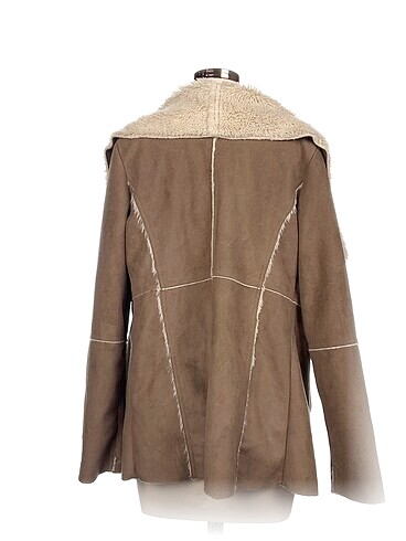 m Beden Bershka Deri Ceket %70 İndirimli.