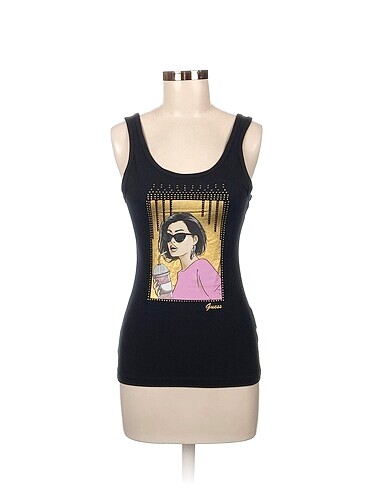 Guess T-shirt %70 İndirimli.