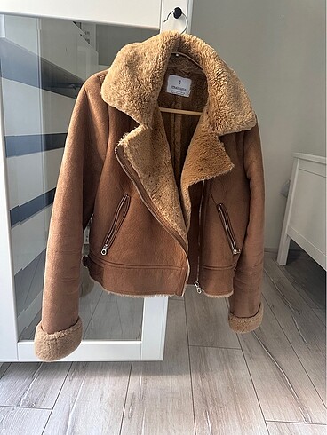 Stradivarius içi kürklü mont