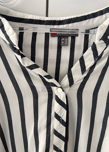 Kadın Beyaz Gri Çizgili V Yaka Gömlek - Görsel 3