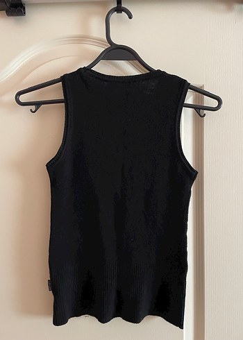 Siyah Yün Yüksek Yakalı Kolsuz Kadın Süveter - Görsel 3