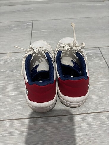 28 Beden beyaz Renk Puma çocuk ayakkabı