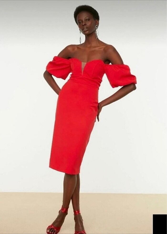 Kırmızı midi boy elbise - Görsel 4