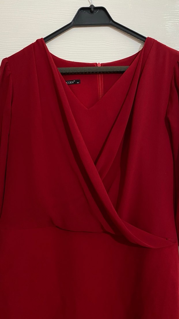 Kırmızı Midi V Yaka Drapeli Kadın Elbise - Görsel 2