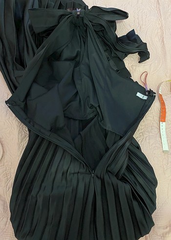 Siyah Tek Omuz Piliseli Uzun Elbise - Görsel 11