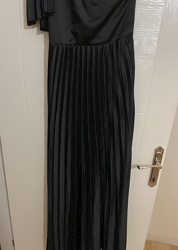 Siyah Tek Omuz Piliseli Uzun Elbise - Görsel 4