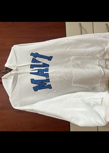 Kapüşonlu Beyaz Mavi Baskılı Sweatshirt