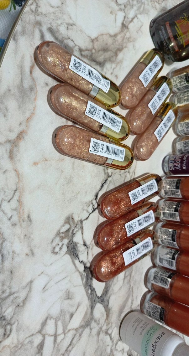 Parlak Işıltılı Kahverengi Dudak Parlatıcısı - Görsel 4