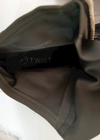 Yılan Desenli Fermuarlı Dolgu Topuklu Spor Ayakkabı - Görsel 3