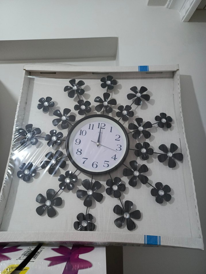 Çiçek Desenli Siyah Duvar Saati - Görsel 2