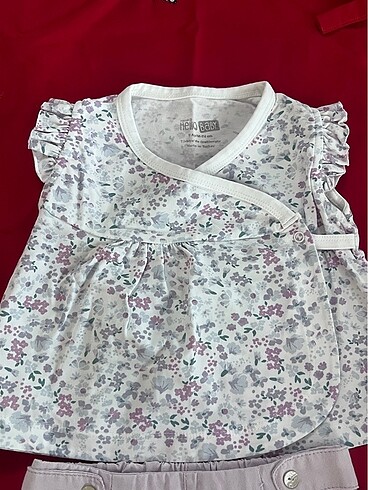 HelloBaby Kruvaze çiçekli şortlu takım 9-12 ay