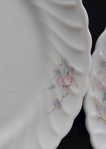 Beyaz Çiçek Desenli Porselen Tabak Seti - Görsel 2