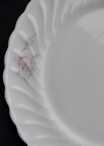 Beyaz Çiçek Desenli Porselen Tabak Seti - Görsel 7