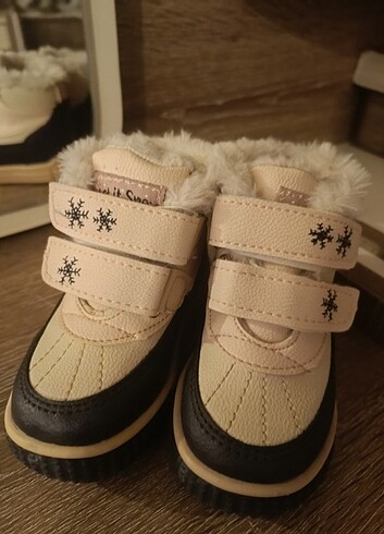 LC Waikiki kız çocuk bot