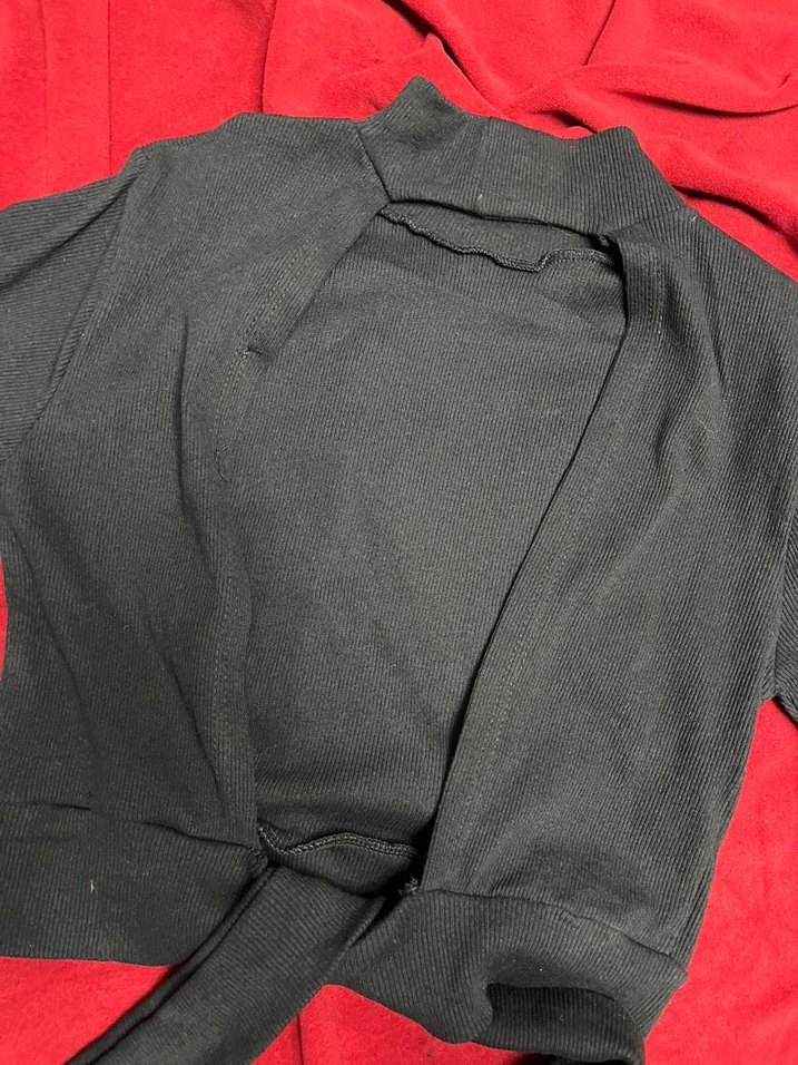 Kadın Siyah Yarım Balıkçı Yaka Triko sırt dekolteli - Görsel 3