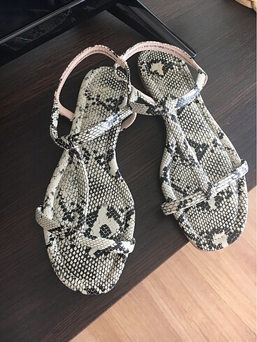 H&M sandalet