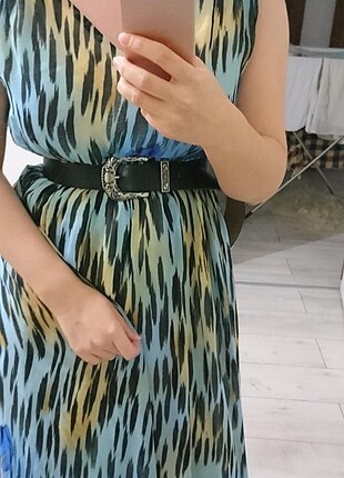 Desenli maxi çok şık elbise 38 beden 36 ya uydurulur ve 40 a da 